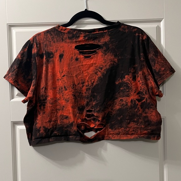 NWOT Cropped Distressed Skeleton Hands Tee - Picture 3 of 3